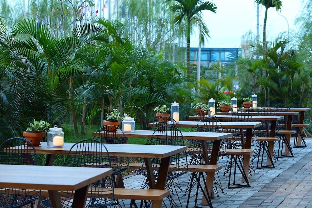 Hotel Santika Premiere Ice - Bsd City Serpong Buitenkant foto
