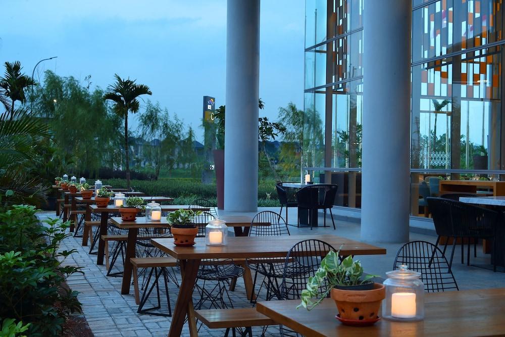Hotel Santika Premiere Ice - Bsd City Serpong Buitenkant foto