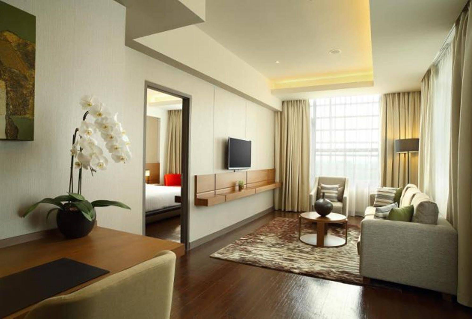 Hotel Santika Premiere Ice - Bsd City Serpong Buitenkant foto
